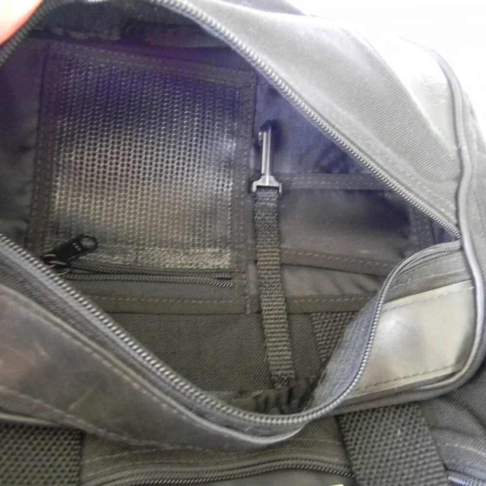 LL Bean BLACK Messenger Laptop Commuter Shoulder Bag Padded Organizer Pocket